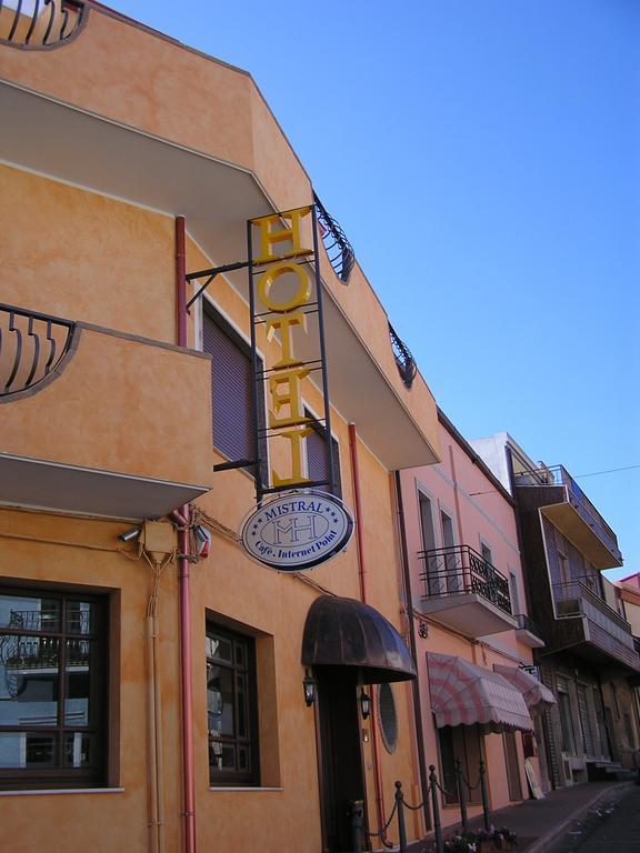 Hotel Mistral Portoscuso Eksteriør bilde